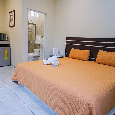 Hotel Y Suites Los Encantos サユリタ エクステリア 写真