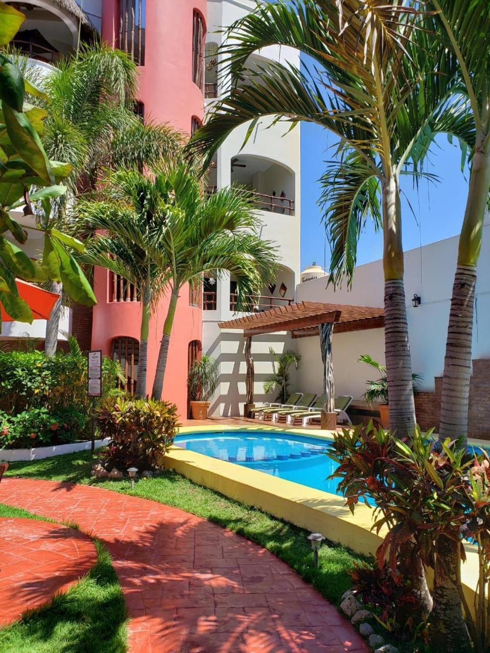 Hotel Y Suites Los Encantos サユリタ エクステリア 写真
