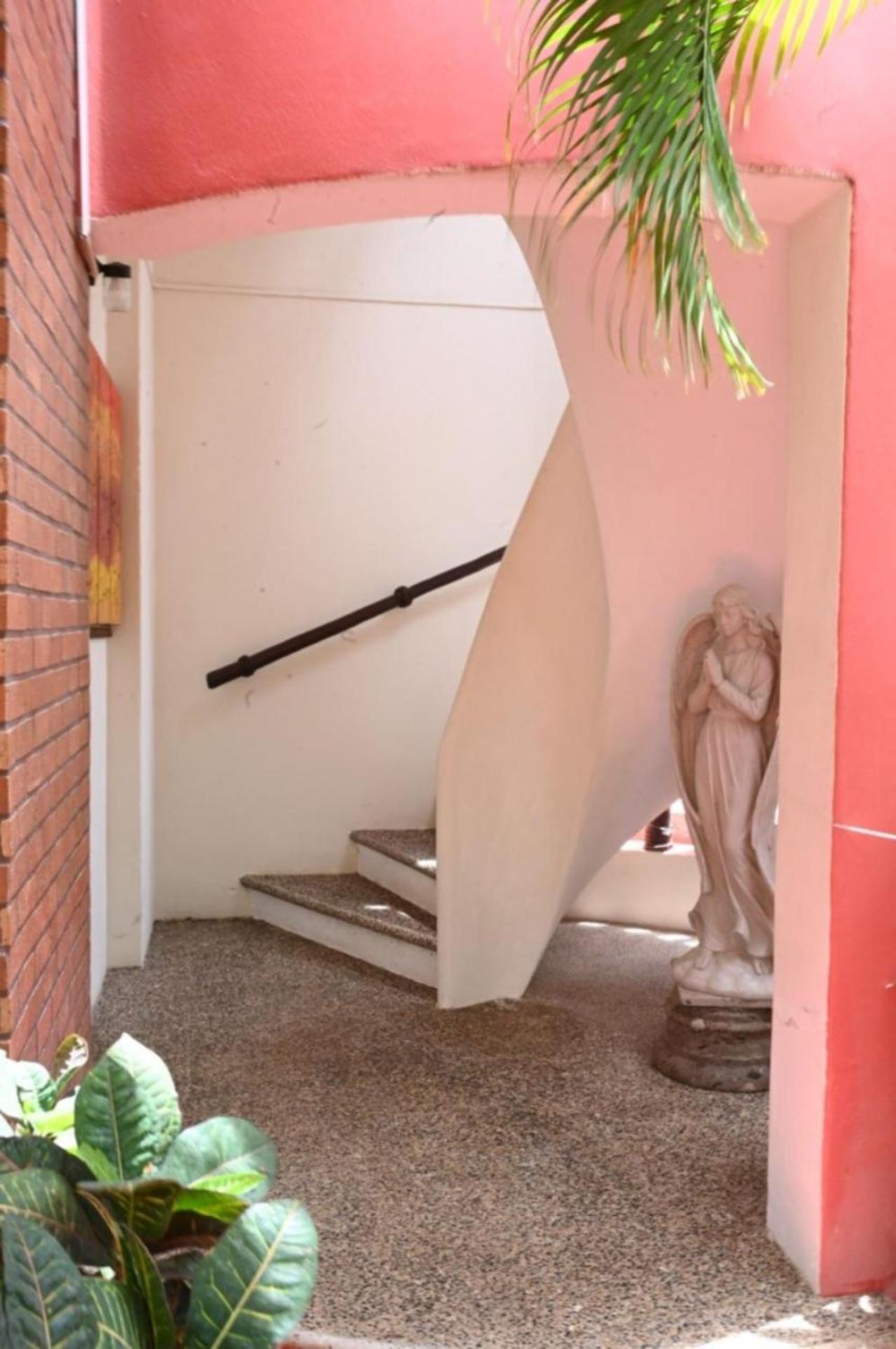 Hotel Y Suites Los Encantos サユリタ エクステリア 写真