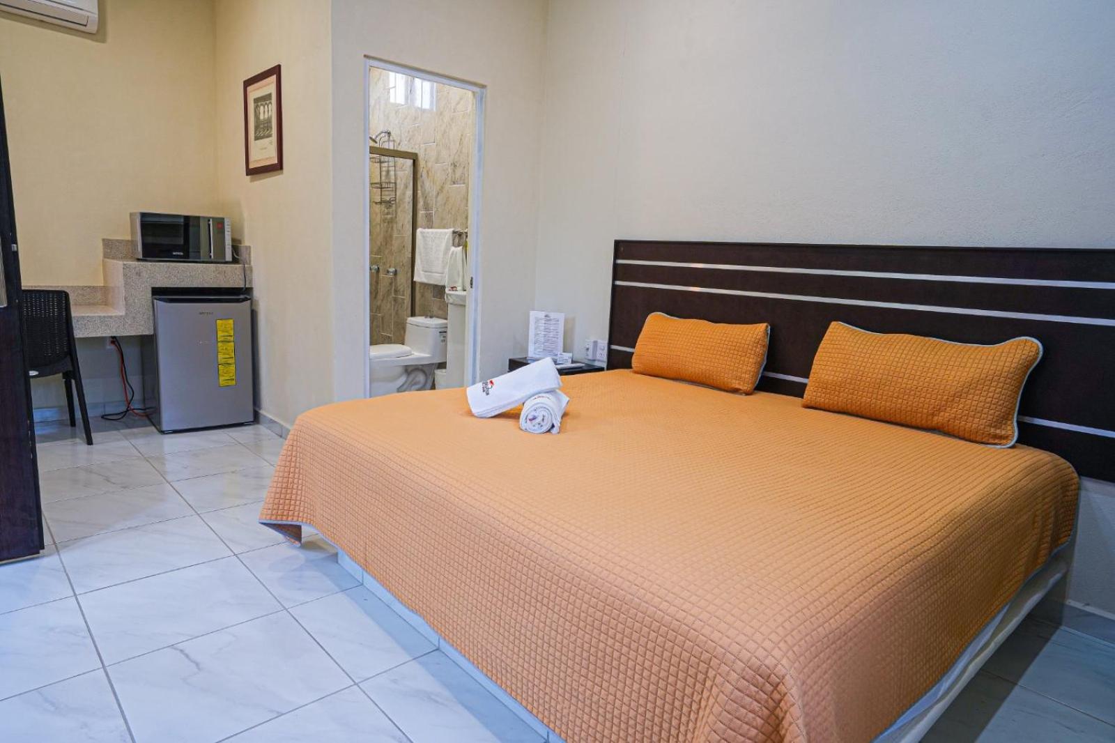 Hotel Y Suites Los Encantos サユリタ エクステリア 写真