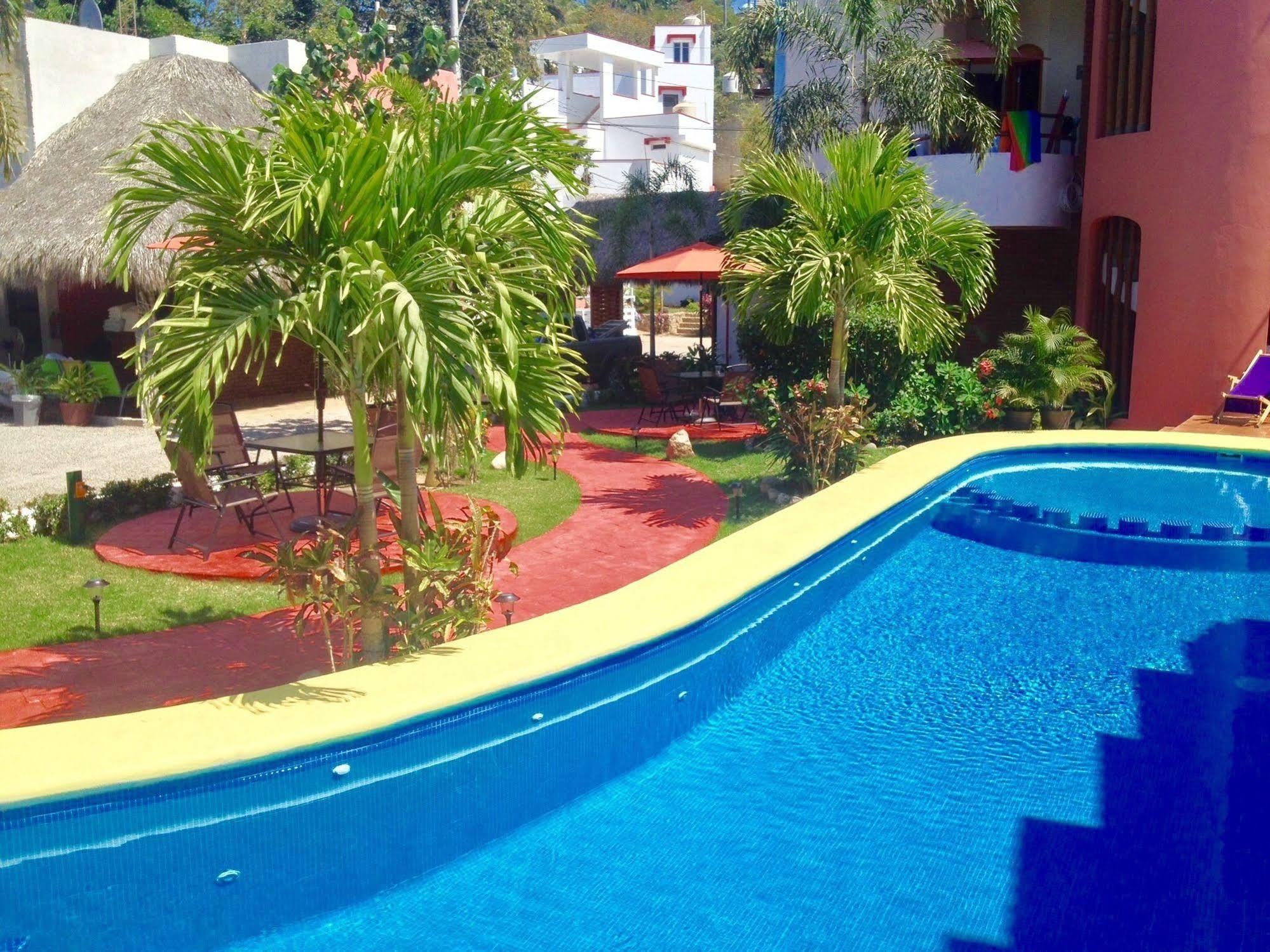 Hotel Y Suites Los Encantos サユリタ エクステリア 写真