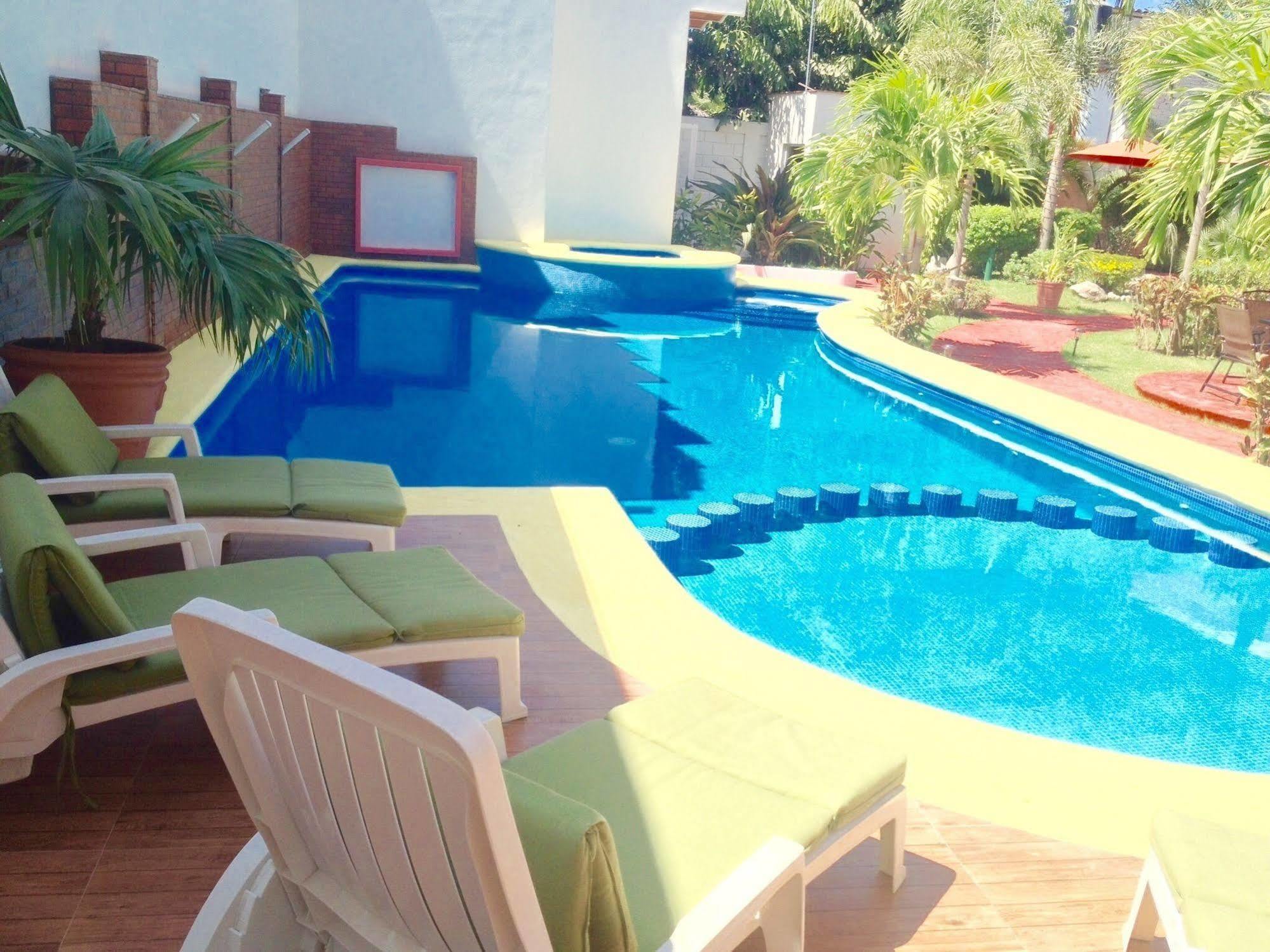 Hotel Y Suites Los Encantos サユリタ エクステリア 写真